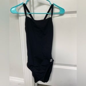Women’s Speedo endurance training suit size 6/32 (fits like a small)